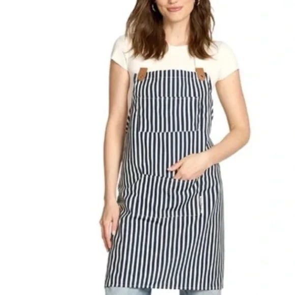 Chef up in Style! Business & Pleasure Navy Striped Apron NWT - Picture 1 of 4